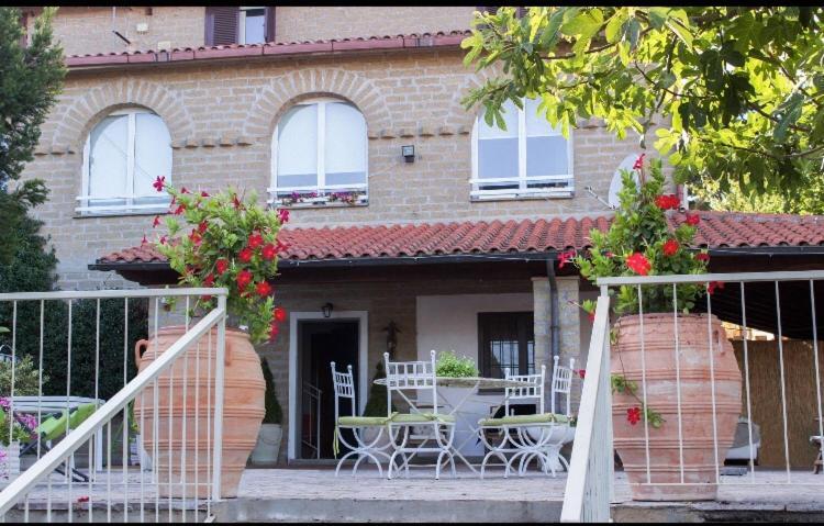 Favoloso Appartamento In Villa Monterosi Luaran gambar